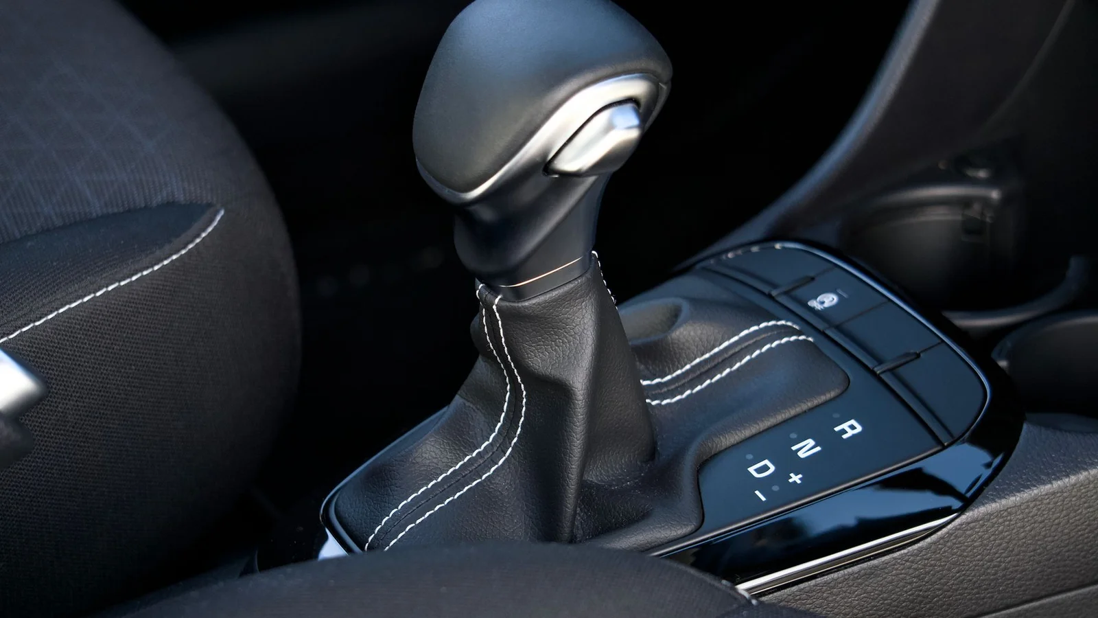 Srovnání mezi automatickou převodovkou DSG a manuální převodovkou