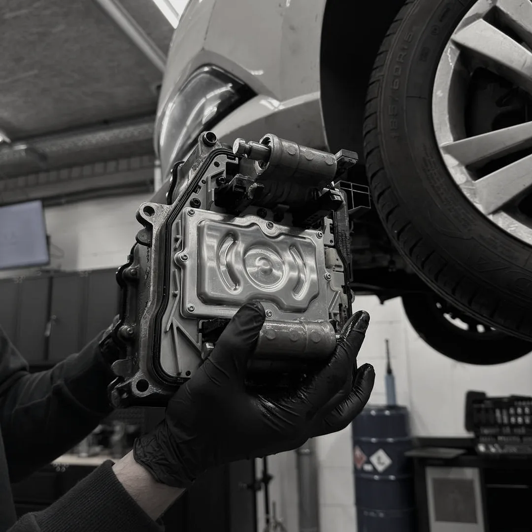Demontáž / montáž mechatroniky 8F40 Ford — 8stupňová automatická převodovka